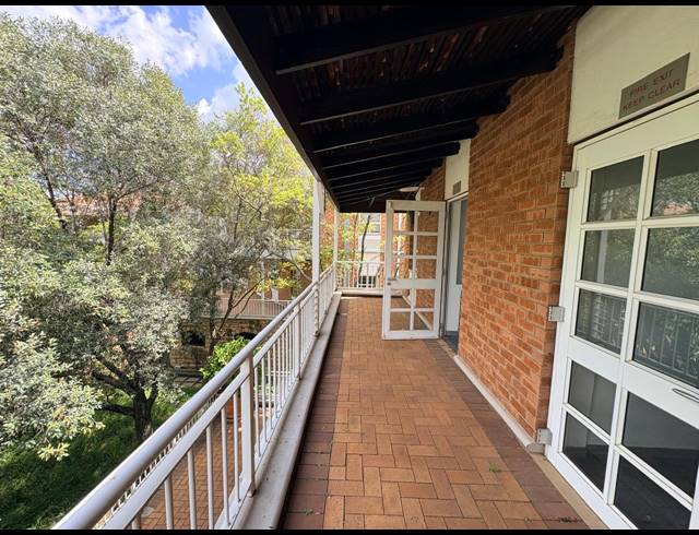 1,390M² OFFICE FOR SALE IN WITKOPPEN